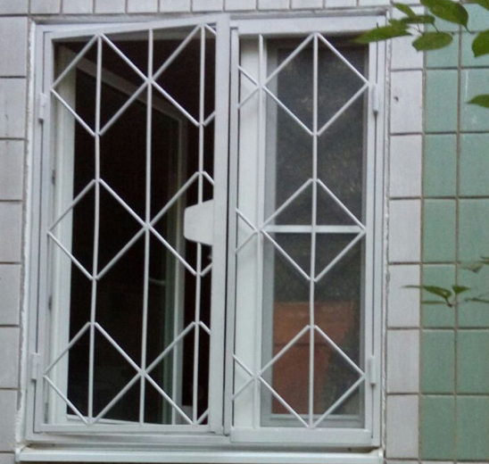 Решётка на окно сварная 1-81