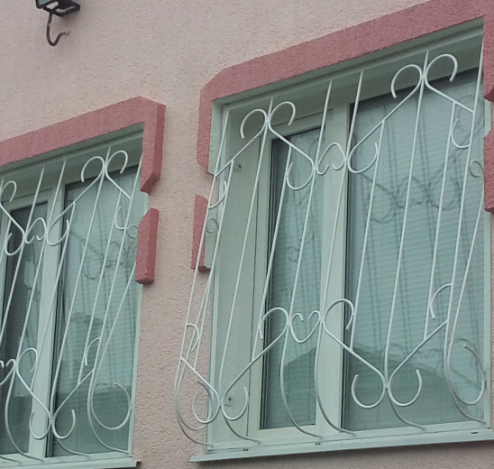 Решётка на окно сварная дутая 4-42