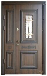 Полуторная элитная багетная дверь со стеклом кованая в загородный дом ДВ-607